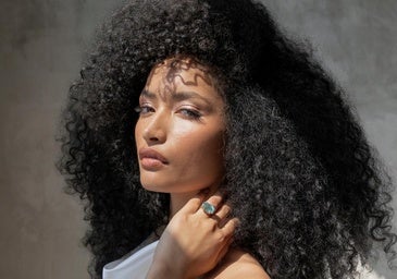 Tengo el cabello rizado y estos son los productos que uso para cuidar el cabello durante todo el verano.